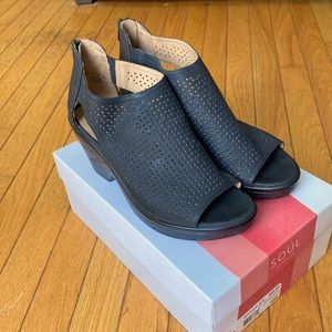 NIB Naturalizer Soul Fayth black wedge sandals lightweight